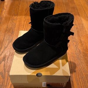 Perfect for Christmas!! Koolaburra by UGG Black Girls Boots with Bows size 13